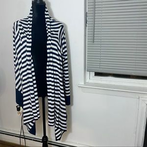 BCBG NAVY AND OFF WHITE CARDIGAN WRAP XS